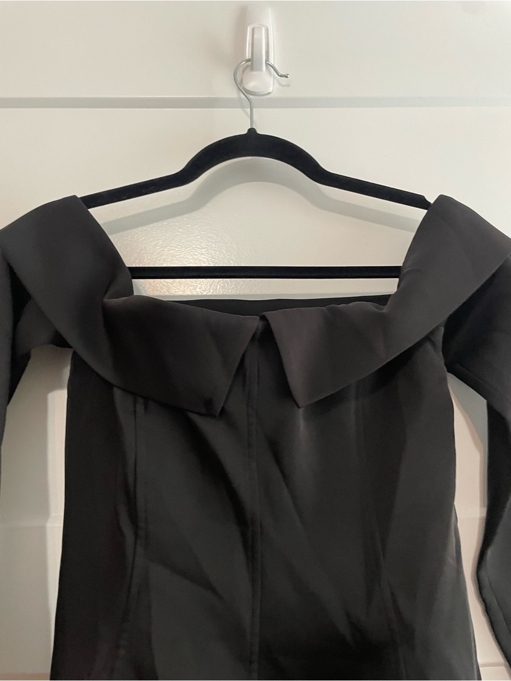 NEW Meshki Hugo Suiting Off the Shoulder Black Mini Dress Size XS - Picture 4 of 11